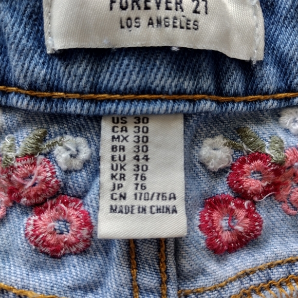 FOREVER 21 BOHO HIPPIE FLORAL EMBROIDERED SHORTS - Picture 10 of 10